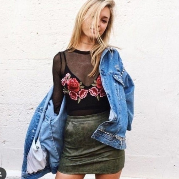 LF Mint Vanilla Vegan Leather Mini Skirt - Size 8 - Picture 1 of 6